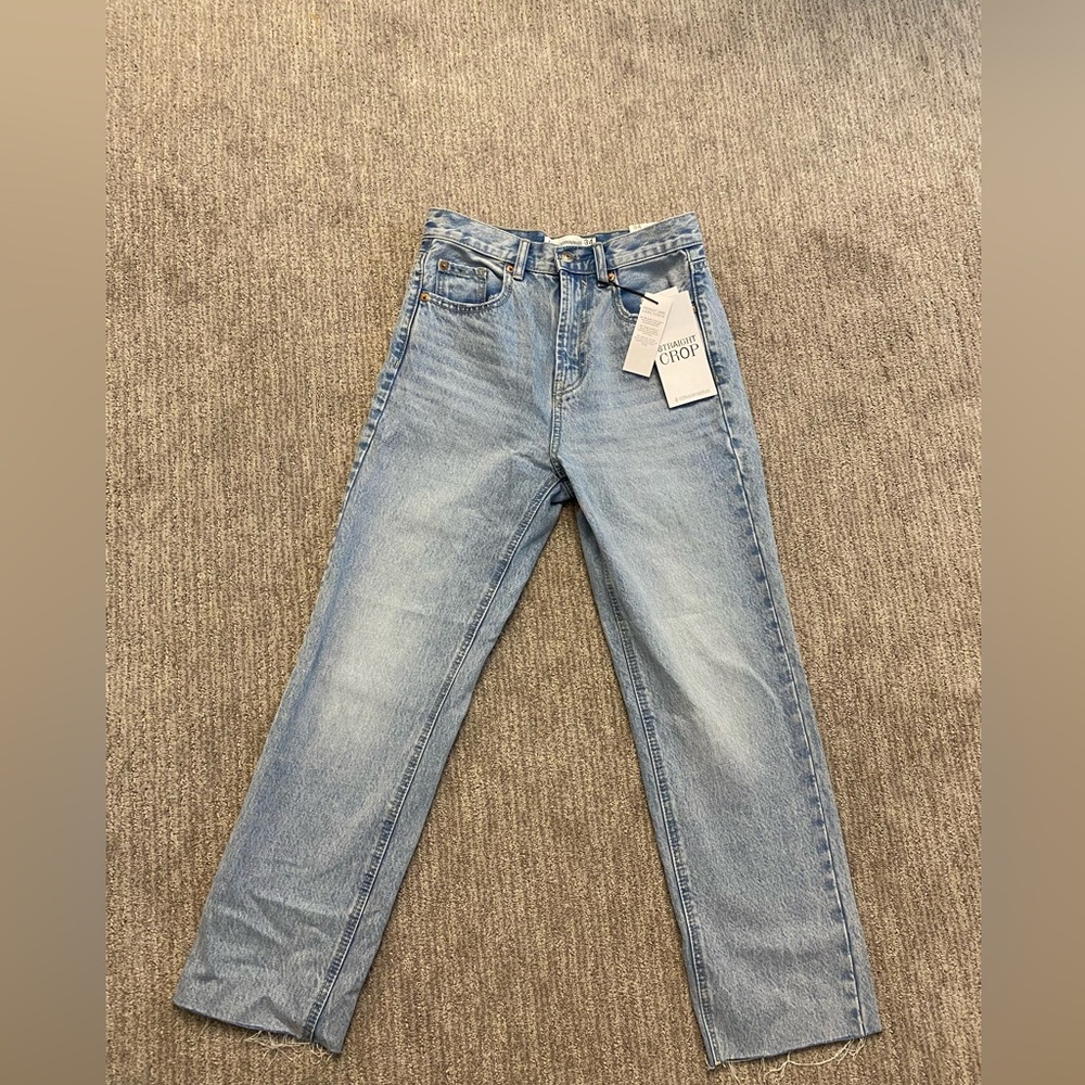 BRAND NEW Stradavarius High Waisted Cropped Jeans, US Size 2